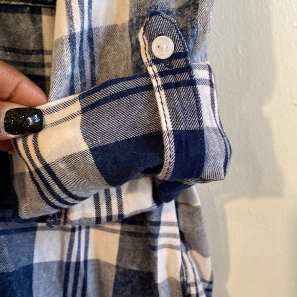 Plaid versatile button up! Brand - id:23 - Picture 3 of 6